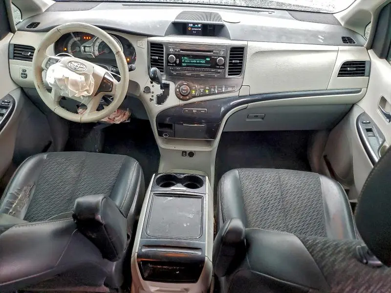 2014 TOYOTA SIENNA SPORT  