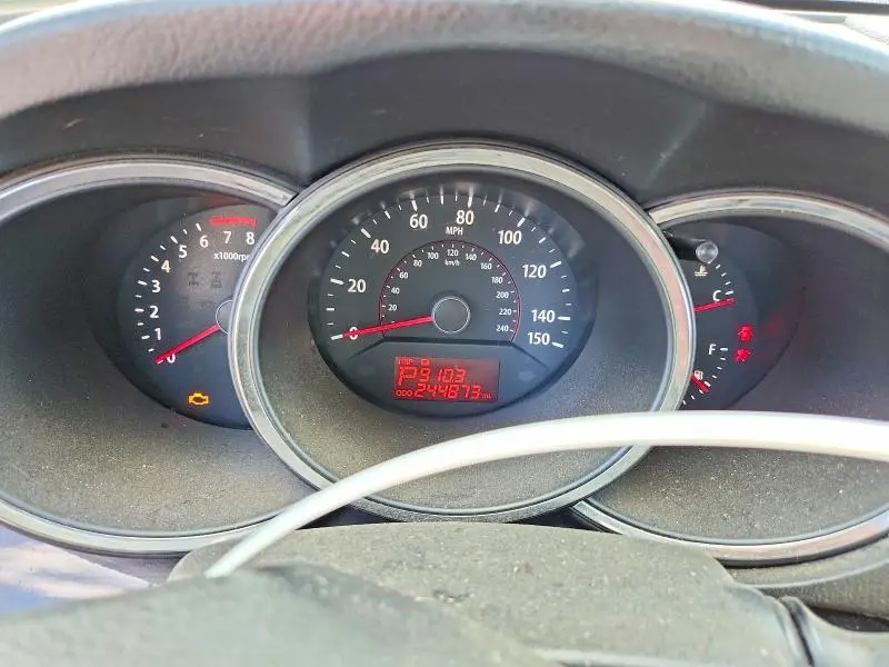 2011 KIA SORENTO LX  
