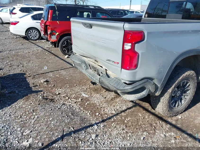 2025 CHEVROLET SILVERADO 1500 4WD  SHORT BED ZR2