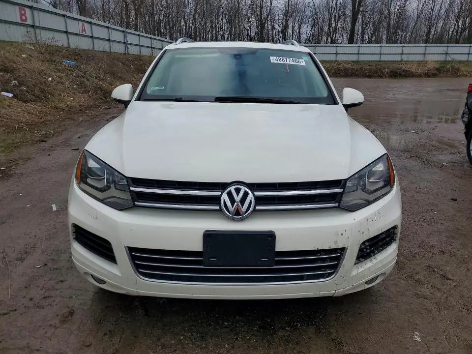 2012 VOLKSWAGEN TOUAREG V6  