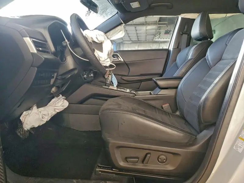 2023 MITSUBISHI OUTLANDER SE  