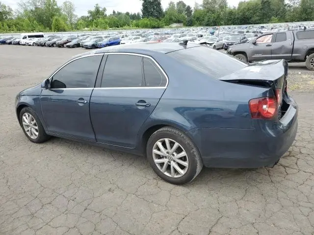 2010 VOLKSWAGEN JETTA SE  
