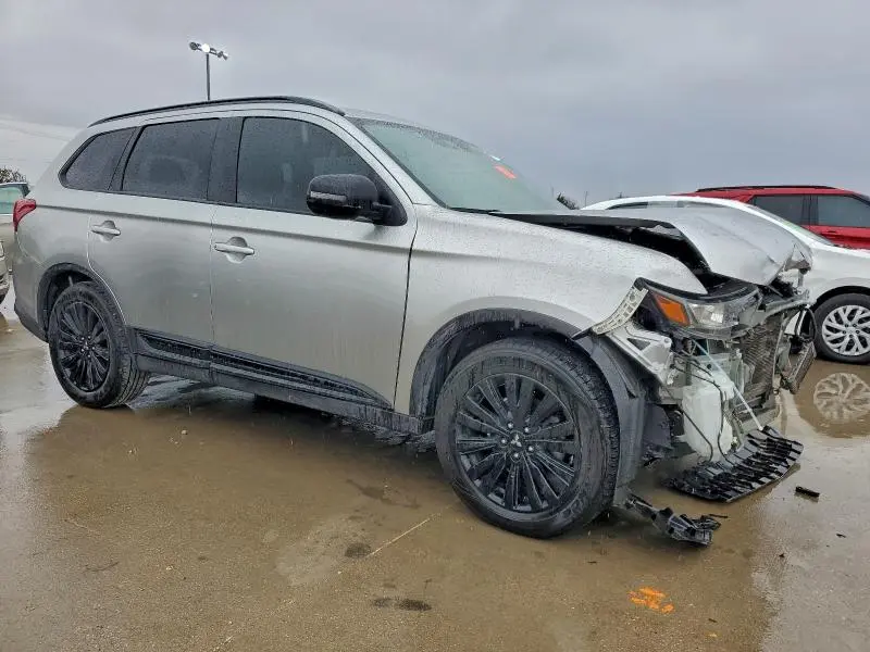 2020 MITSUBISHI OUTLANDER SE  