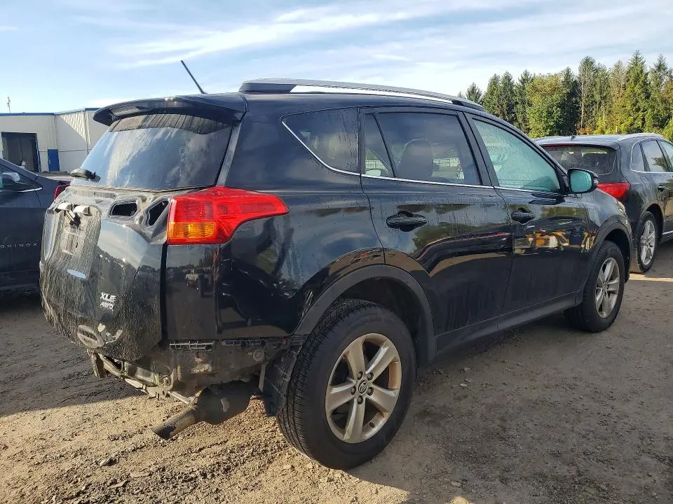 2015 TOYOTA RAV4 XLE  