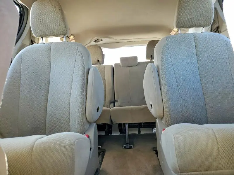 2013 TOYOTA SIENNA   