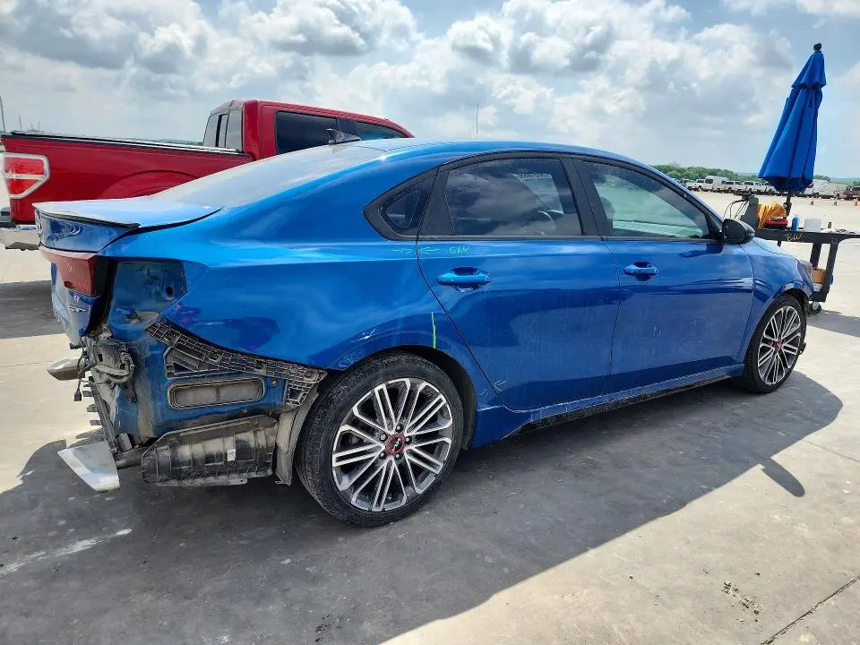 2023 KIA FORTE GT  