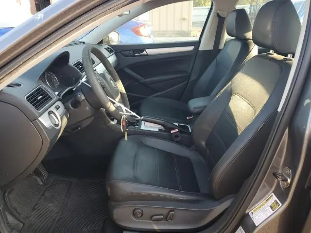 2012 VOLKSWAGEN PASSAT SE