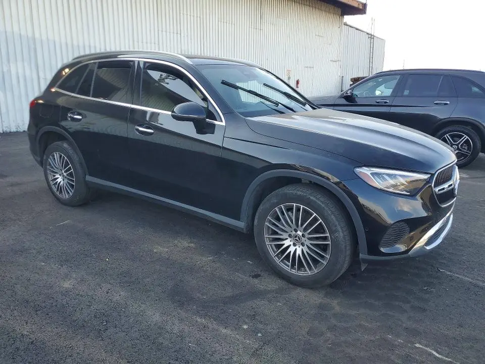 2024 MERCEDES-BENZ GLC 300  