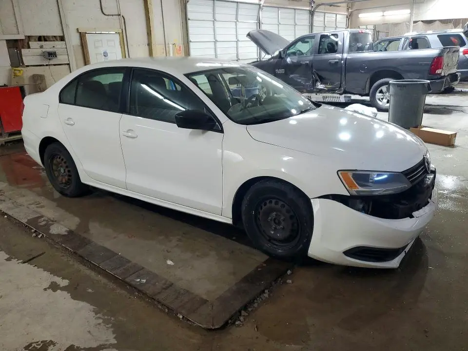 2013 VOLKSWAGEN JETTA BASE  