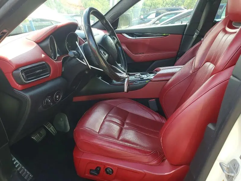 2017 MASERATI LEVANTE SPORT  