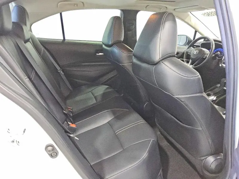 2022 TOYOTA COROLLA XLE  