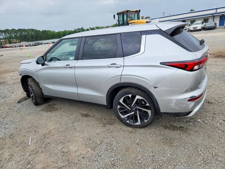 2024 MITSUBISHI OUTLANDER SE  