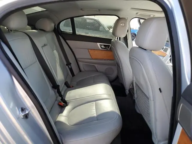 2010 JAGUAR XF LUXURY  