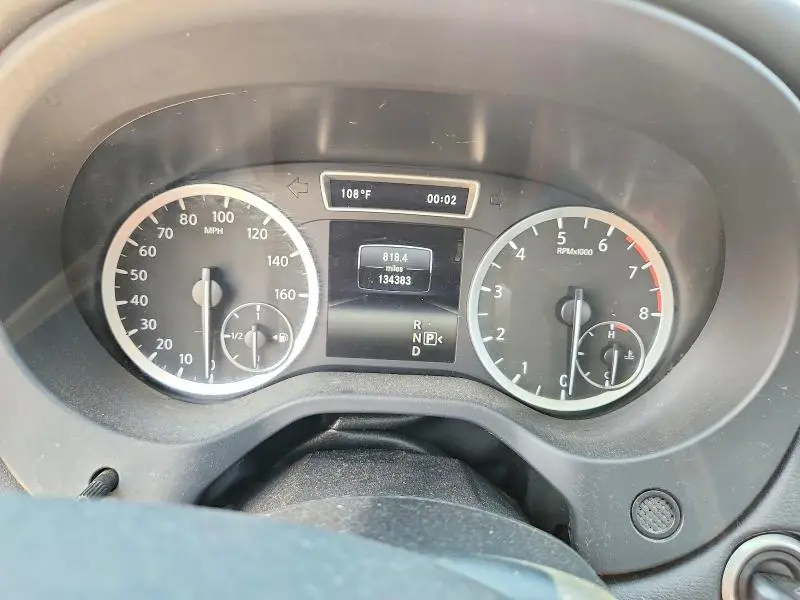 2017 INFINITI QX30 BASE  