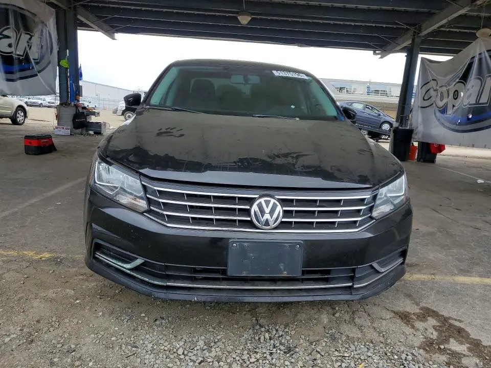 2016 VOLKSWAGEN PASSAT S  