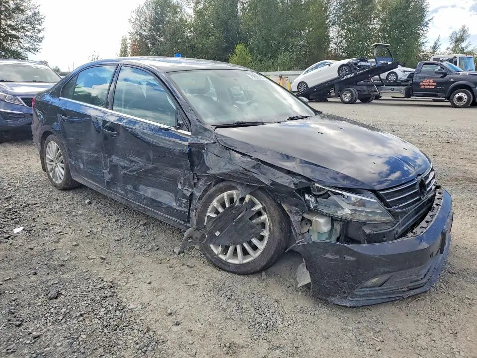 2015 VOLKSWAGEN JETTA SE  