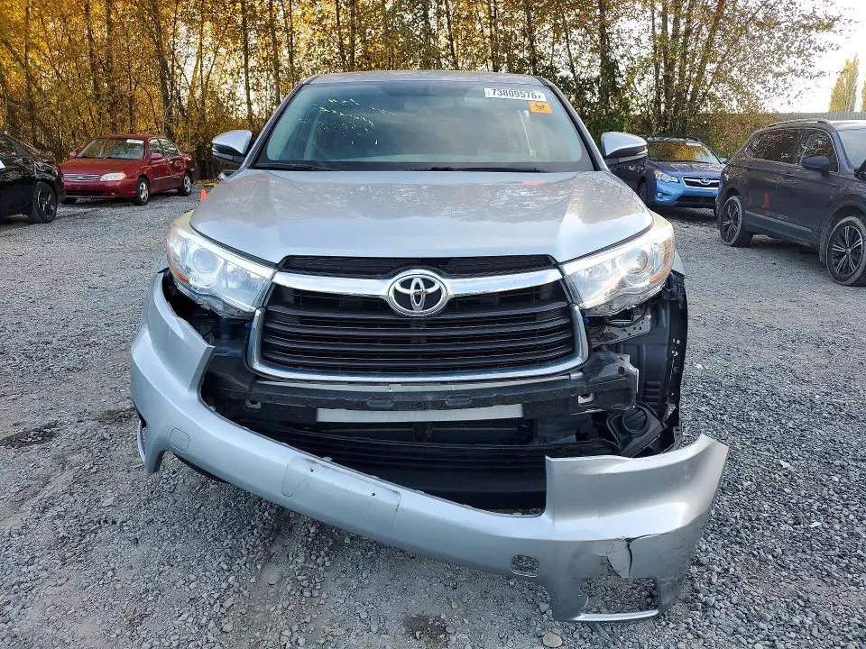 2016 TOYOTA HIGHLANDER LE  