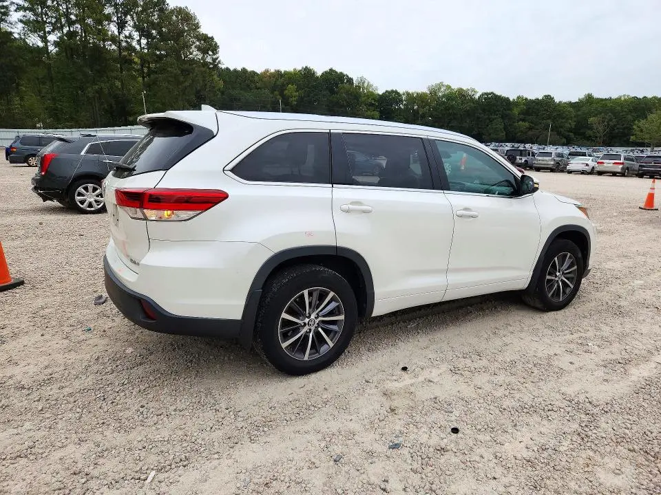 2018 TOYOTA HIGHLANDER XLE  