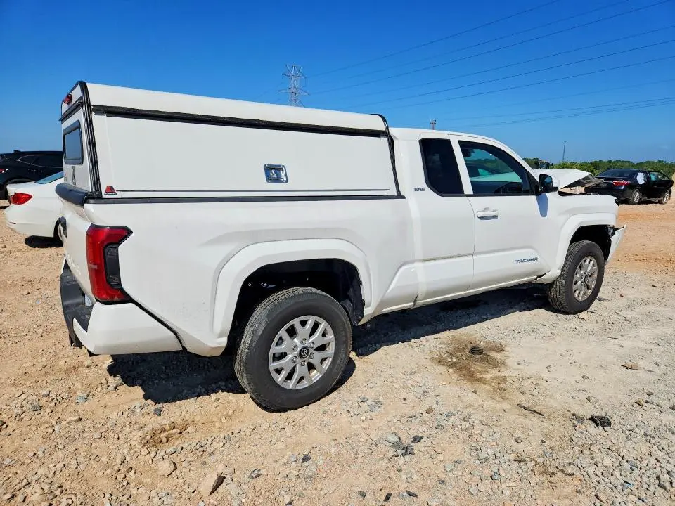 2025 TOYOTA TACOMA SR5  