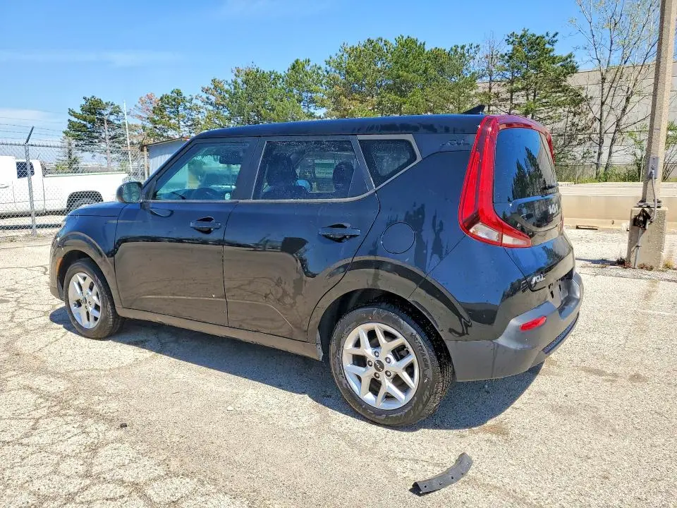 2022 KIA SOUL LX  