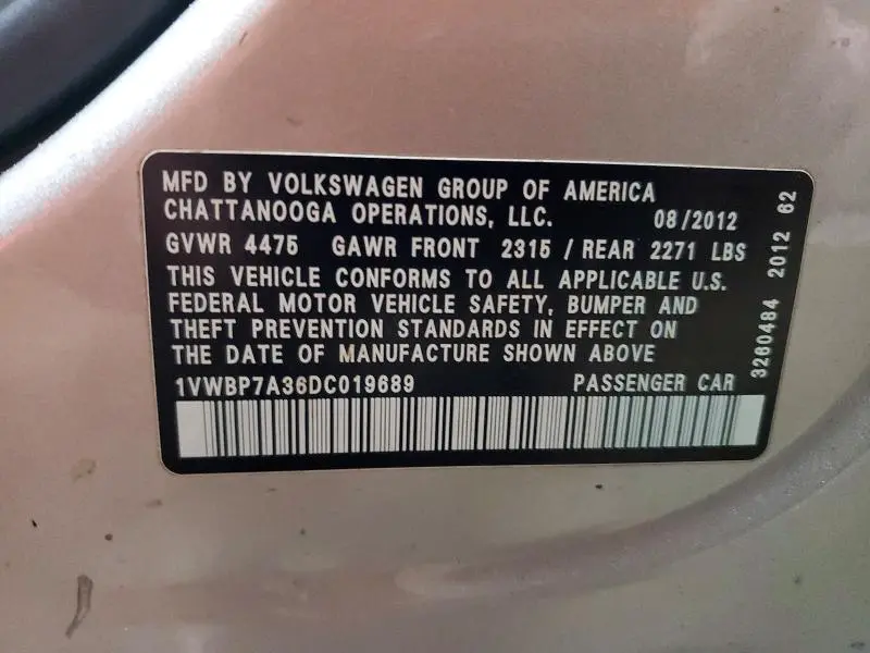 2013 VOLKSWAGEN PASSAT SE  