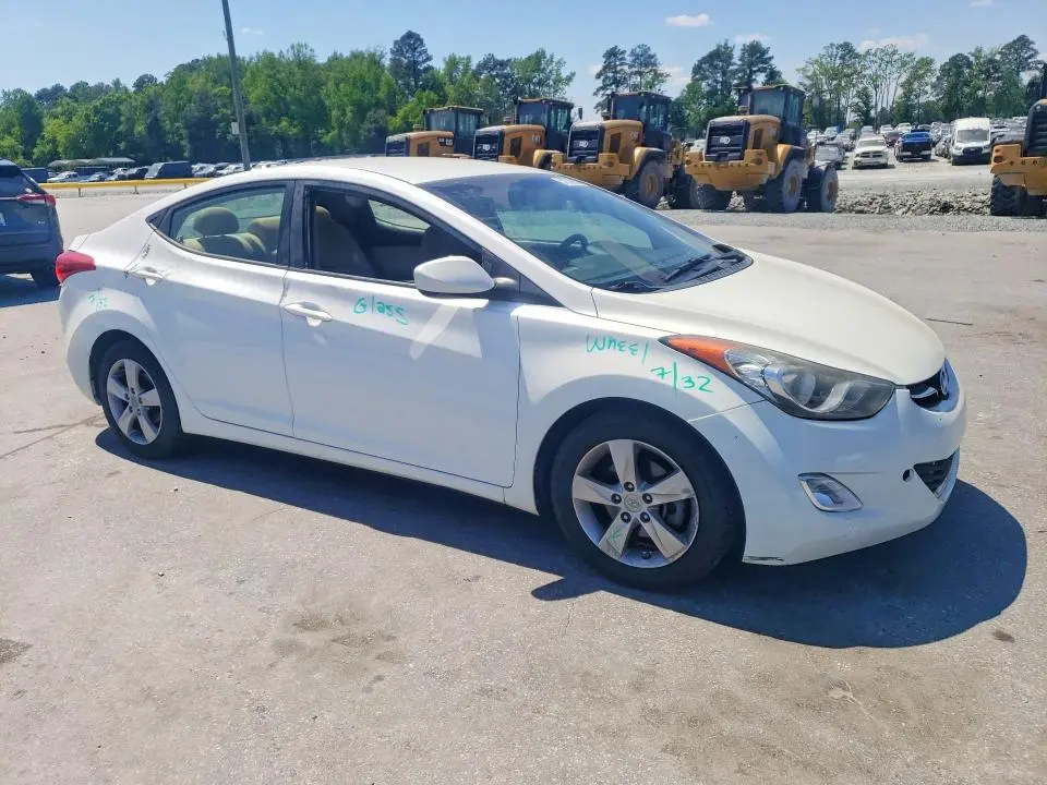 2013 HYUNDAI ELANTRA GLS  