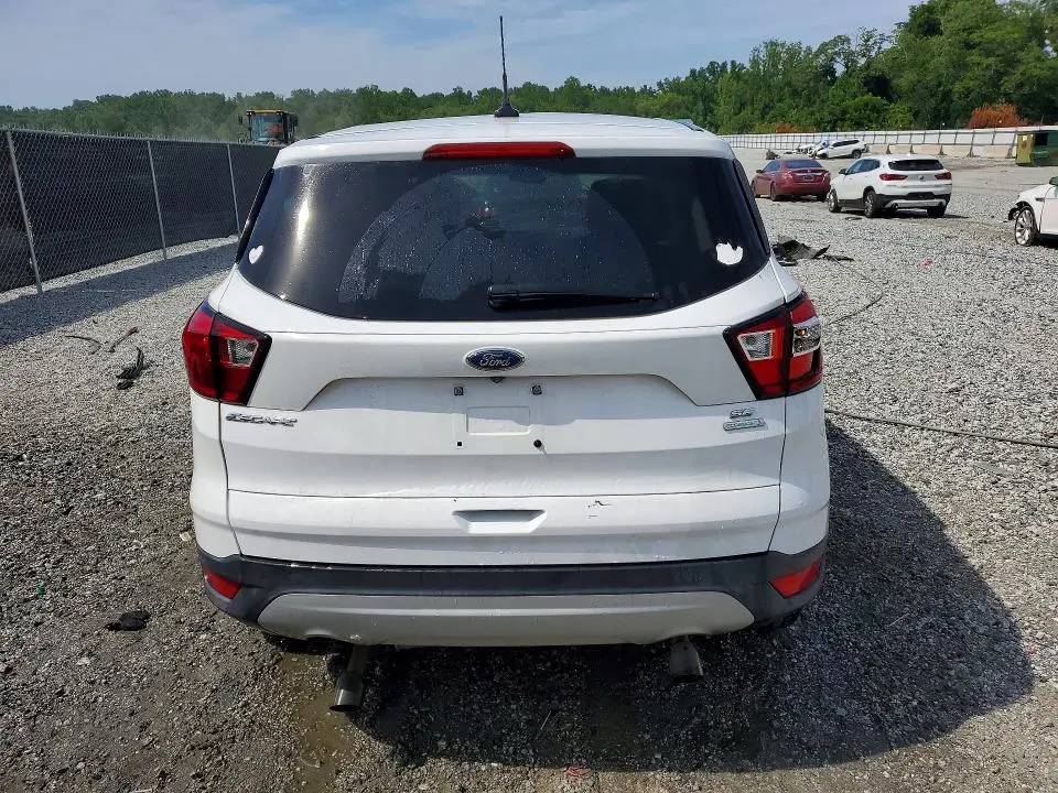 2019 FORD ESCAPE SE  