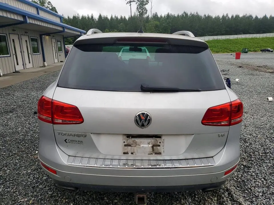 2013 VOLKSWAGEN TOUAREG V6  