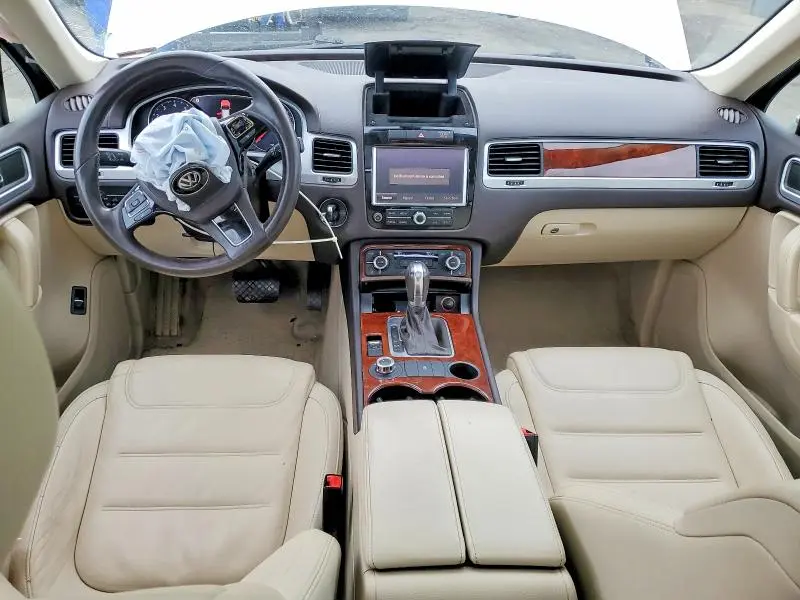 2013 VOLKSWAGEN TOUAREG V6  
