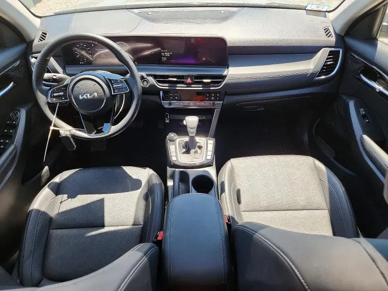 2025 KIA SELTOS EX  