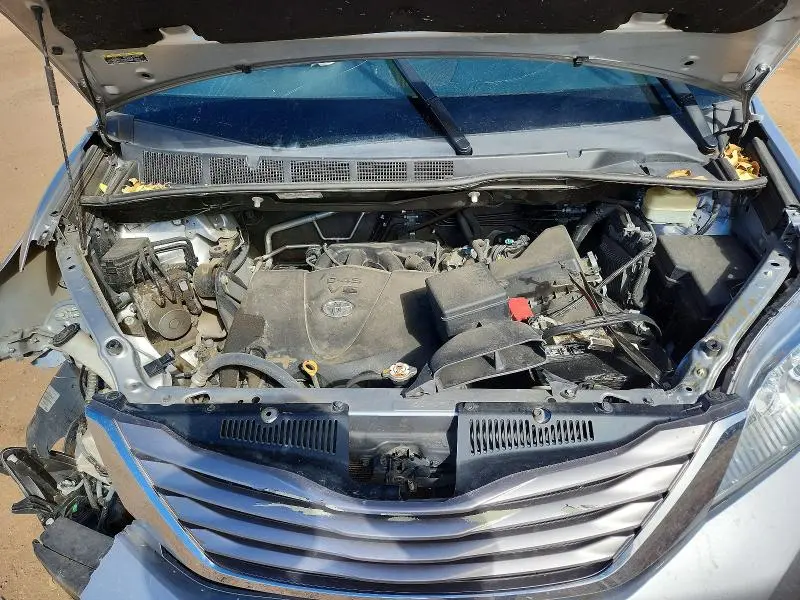 2017 TOYOTA SIENNA XLE 8-PASSENGER  