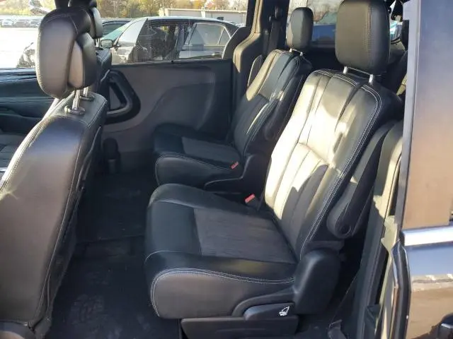 2016 CHRYSLER TOWN & COUNTRY S  