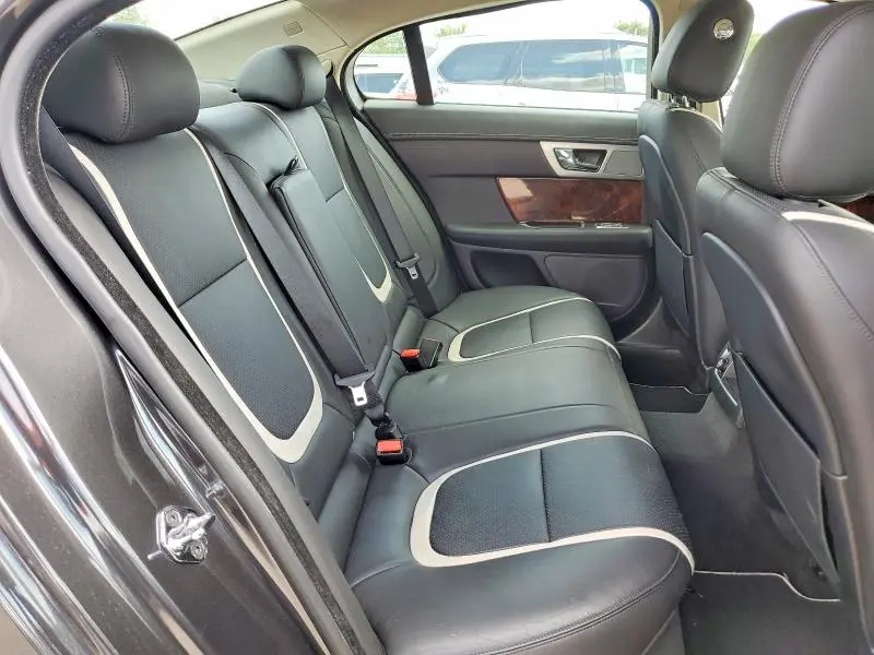 2013 JAGUAR XF   