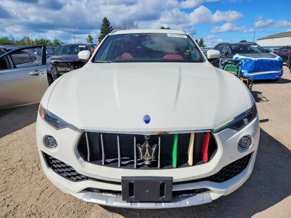 2017 MASERATI LEVANTE LUXURY  