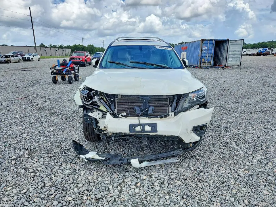 2017 NISSAN PATHFINDER SL  