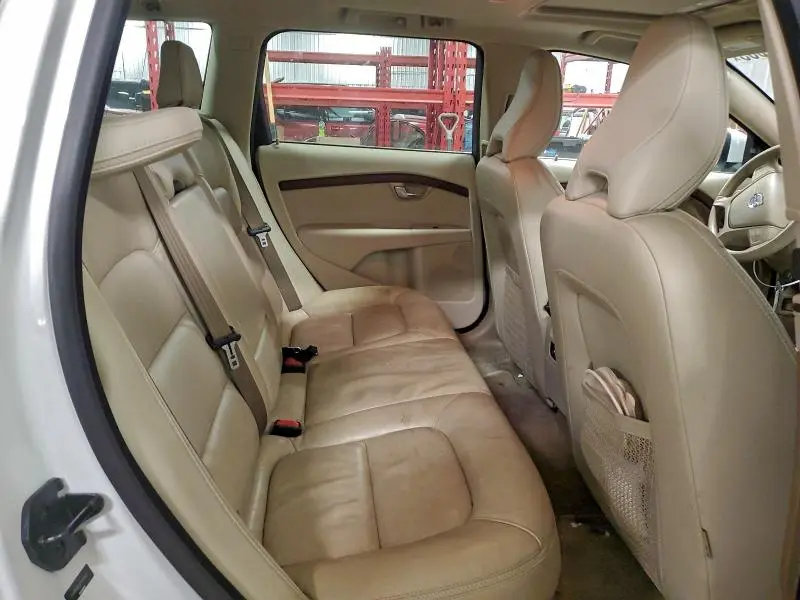 2011 VOLVO XC70 3.2  