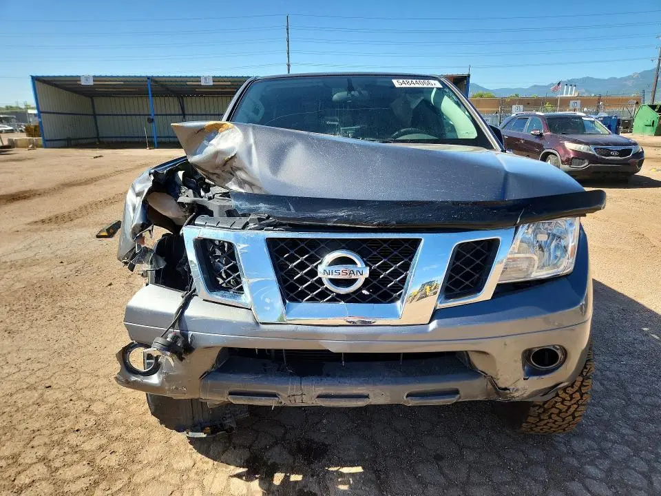 2019 NISSAN FRONTIER SV V6  