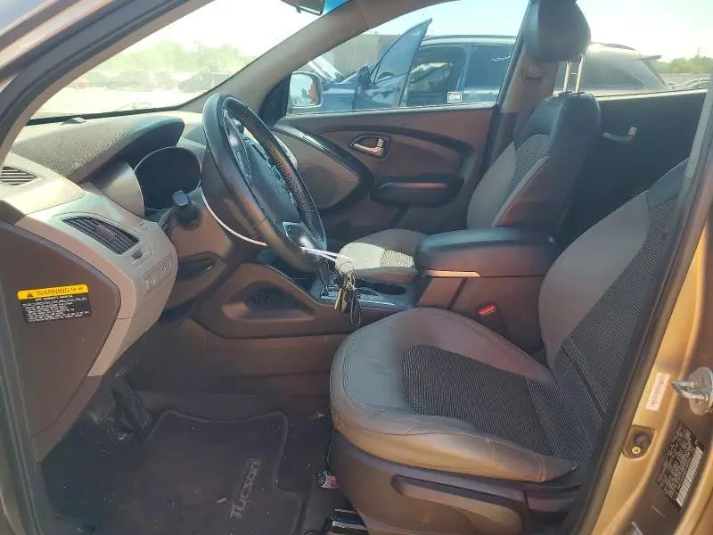 2011 HYUNDAI TUCSON GLS  