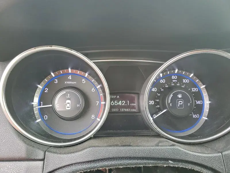 2011 HYUNDAI SONATA GLS  