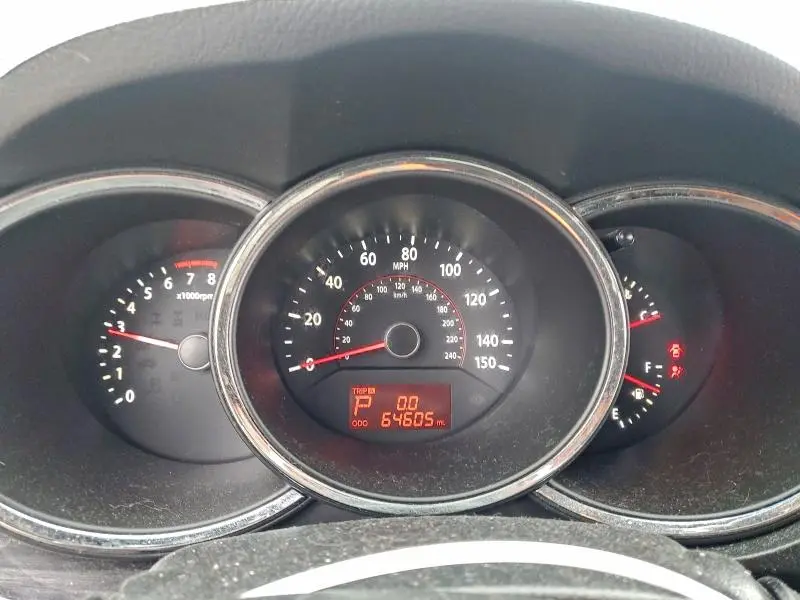 2011 KIA SORENTO BASE  