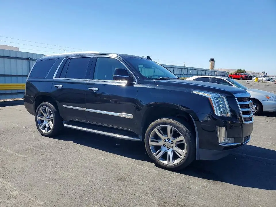 2016 CADILLAC ESCALADE LUXURY  
