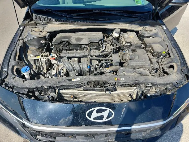 2024 HYUNDAI ELANTRA SE  