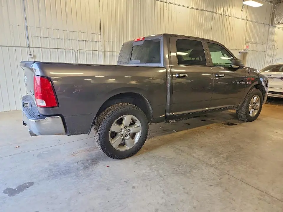 2015 RAM 1500 SLT  