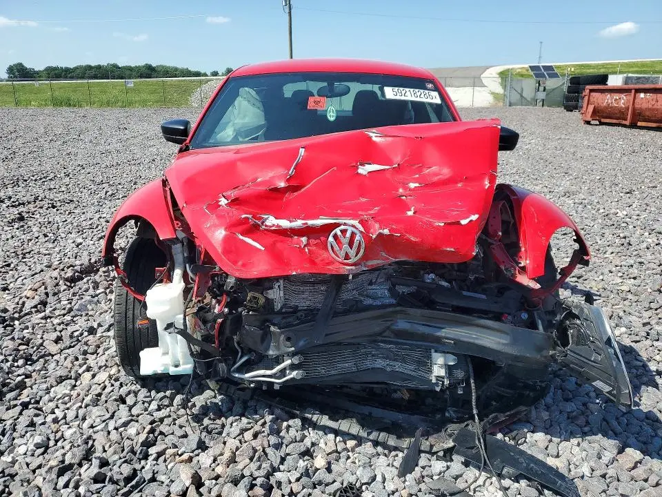 2018 VOLKSWAGEN BEETLE S  
