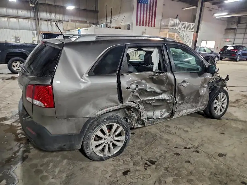 2011 KIA SORENTO BASE  