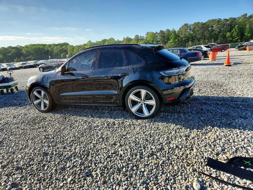 2022 PORSCHE MACAN   