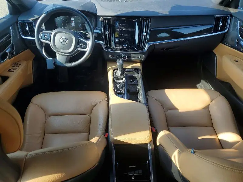 2018 VOLVO S90 T6 MOMENTUM  