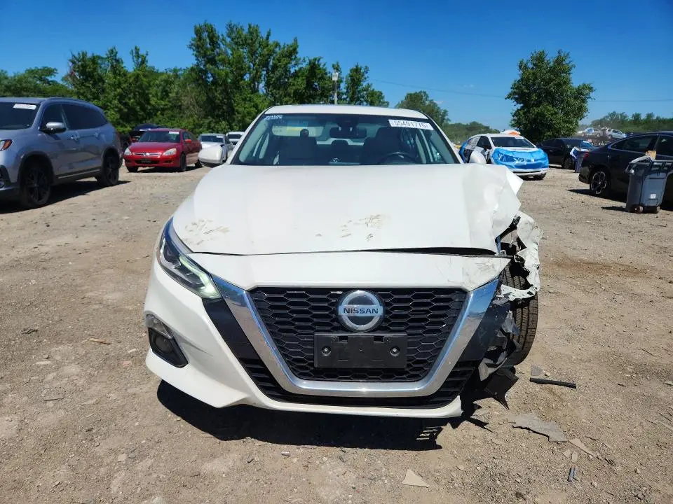 2019 NISSAN ALTIMA SV  