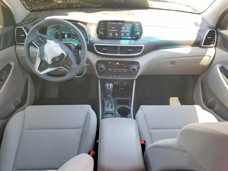 2021 HYUNDAI TUCSON SE  