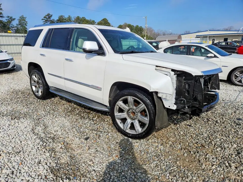 2017 CADILLAC ESCALADE LUXURY  